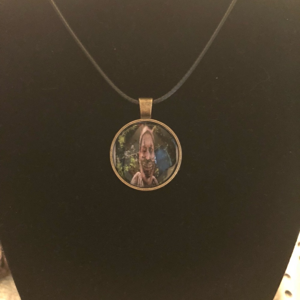 AHS Twisty inspired 18” adjustable pendant